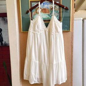 Elegant White flowy Dress